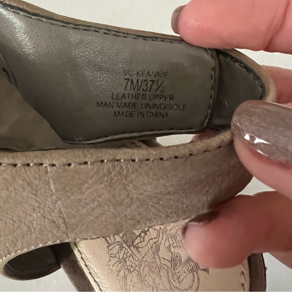 🎀Vince Camuto Keannie Block Heel Sandal shoes size 7 🎀 - Picture 2 of 7